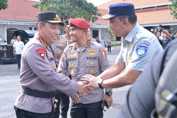 600 Direktur Utama PT Jasa Raharja Rivan A. Purwantono Turut hadir pelaksanaan Apel Gelar Pasukan Operasi Ketupat 2025