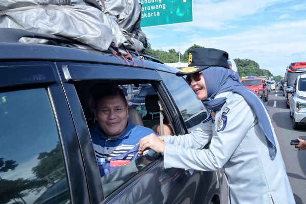 Direktur Operasional PT Jasa Raharja Dewi Aryani Suzana menghadiri Pembukaan rekayasa lalu lintas 2