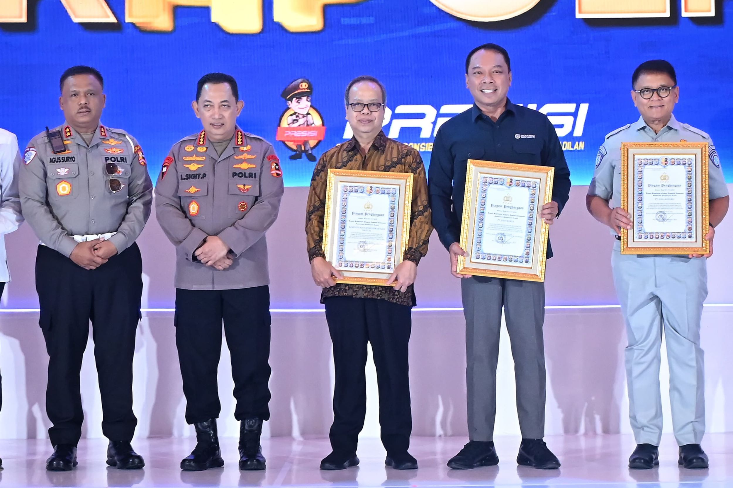 e0d15e59 d906 472d b88e 7da1442a6469 2500