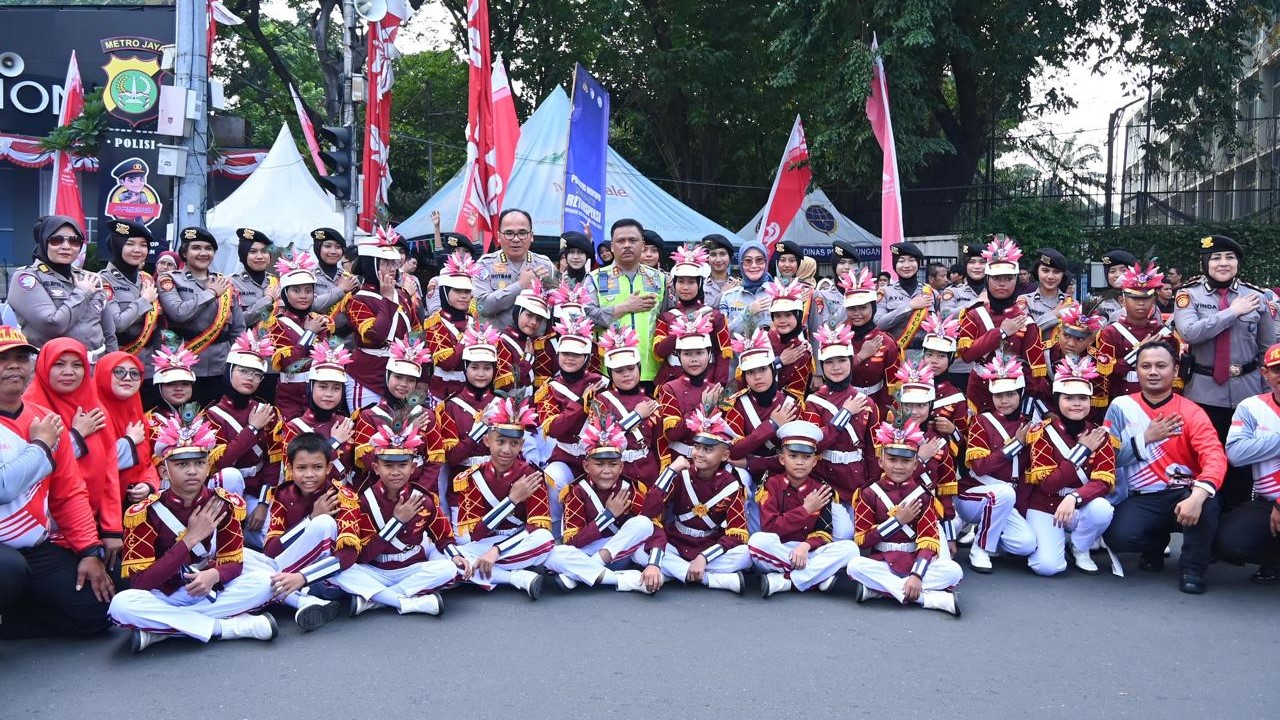 BN WKT 2 Plt Direktur Utama Dewi Aryani Suzana dan Kakorlantas Polri Irjen Agus Suryo Nugroho