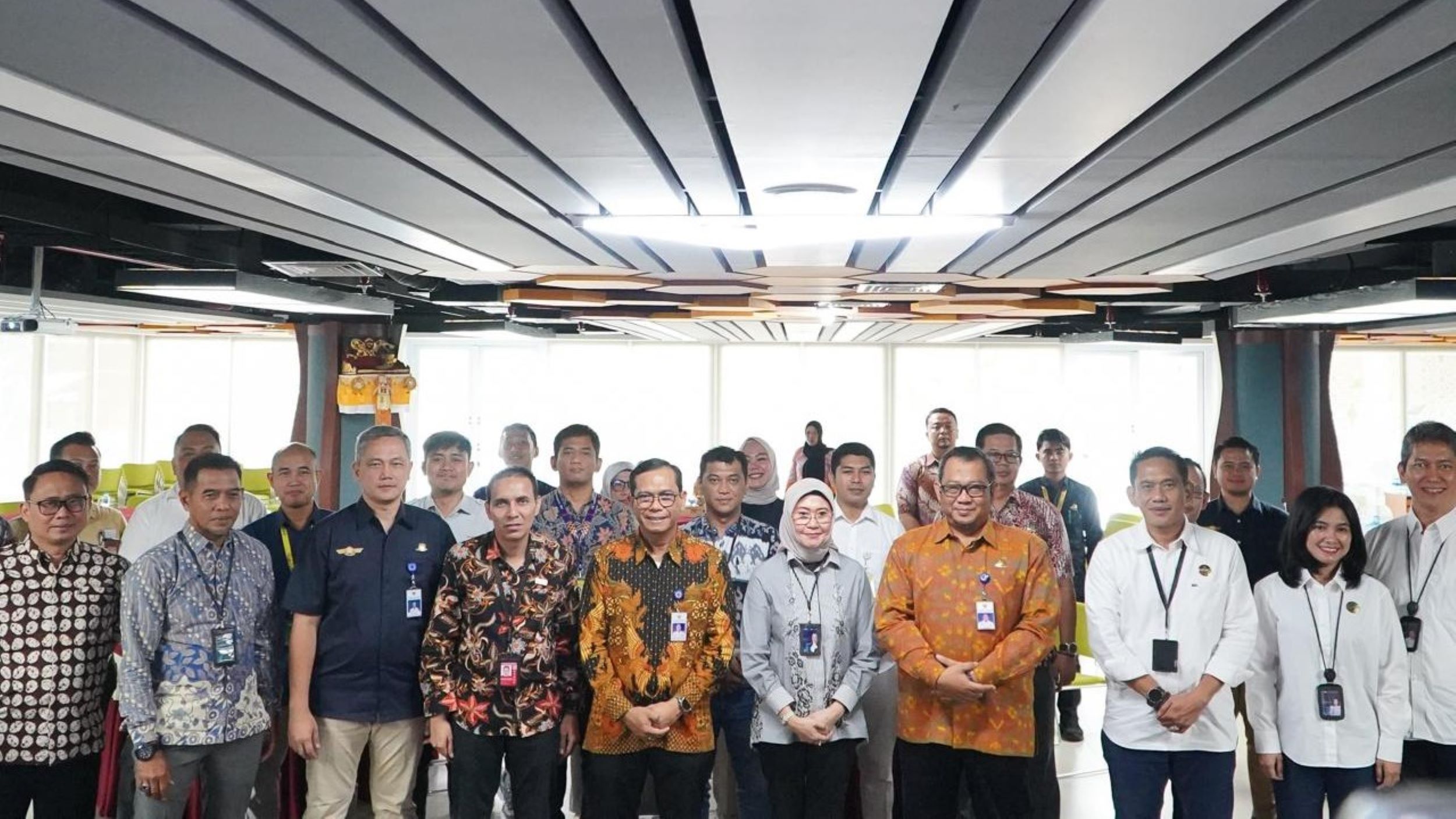 Monev Data Penumpang Pesawat Udara BN 3 2500