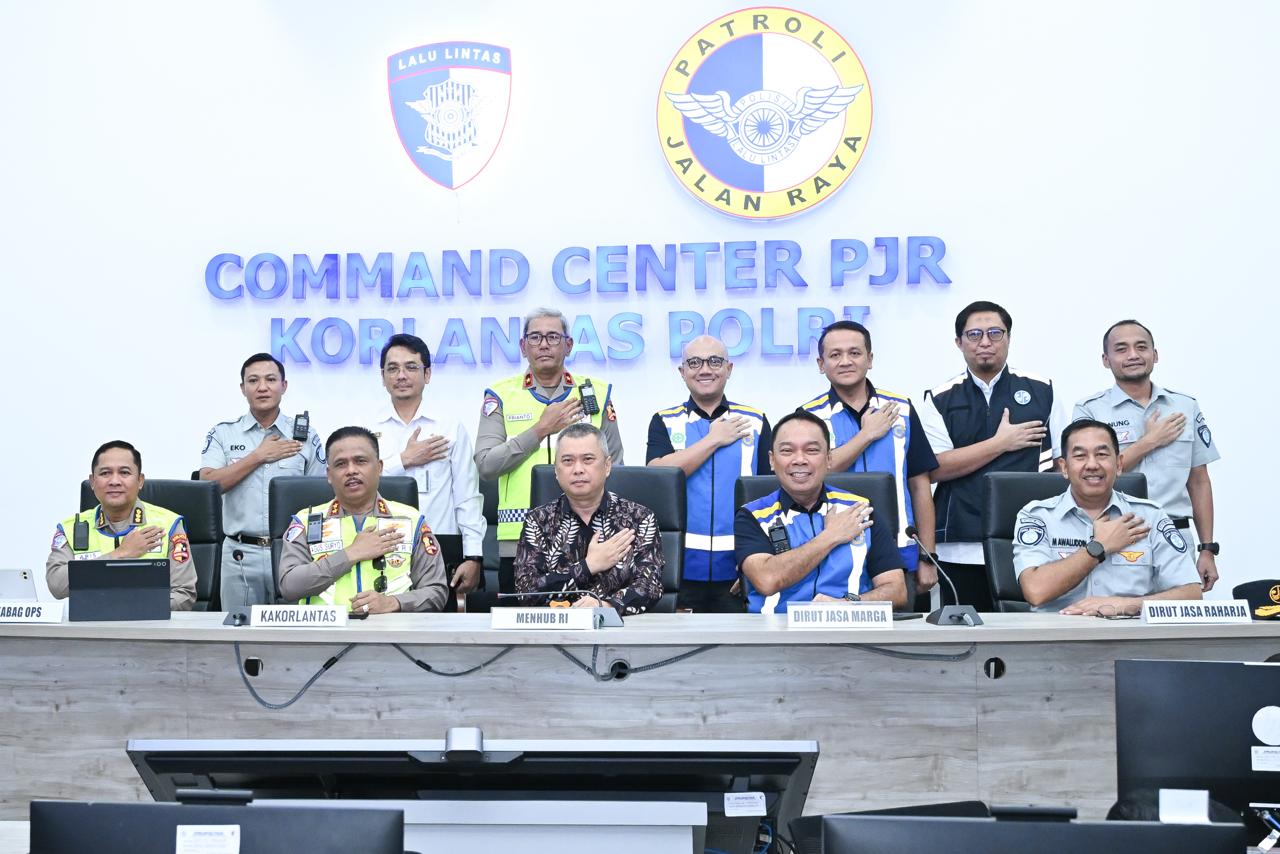 BW BN Direktur Utama Jasa Raharja Muhammad Awaluddin bersama Kapolri Jenderal Listyo Sigit Prabowo 